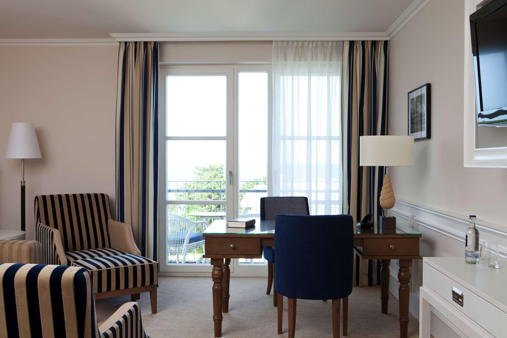 Steigenberger Grandhotel & Spa Heringsdorf Exterior foto A room at the Hotel Axelmannstein