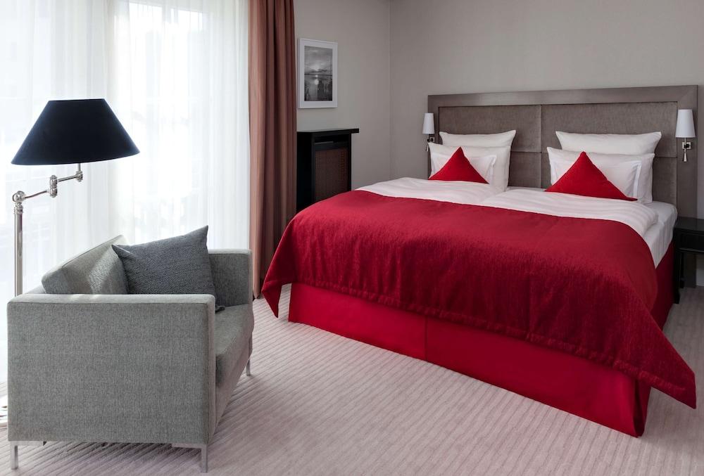 Steigenberger Grandhotel & Spa Heringsdorf Exterior foto A room at the hotel